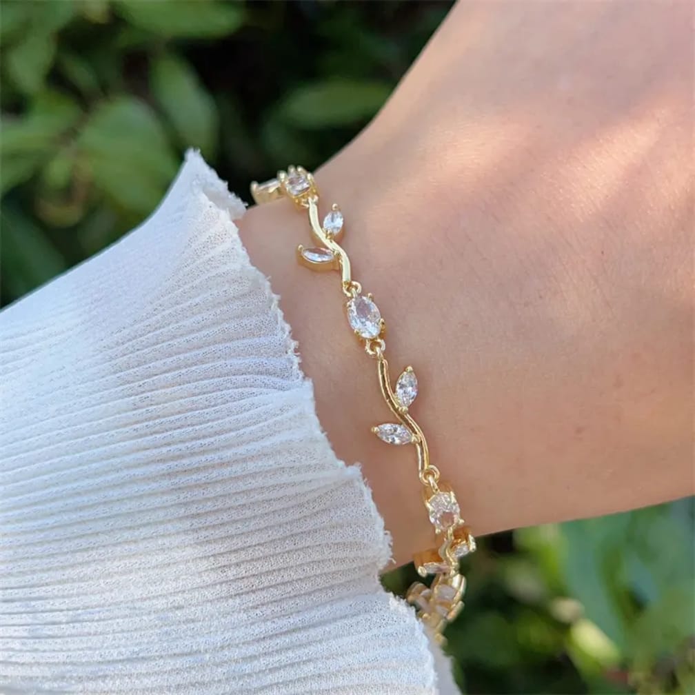 🌷✨ Tulip Bracelet